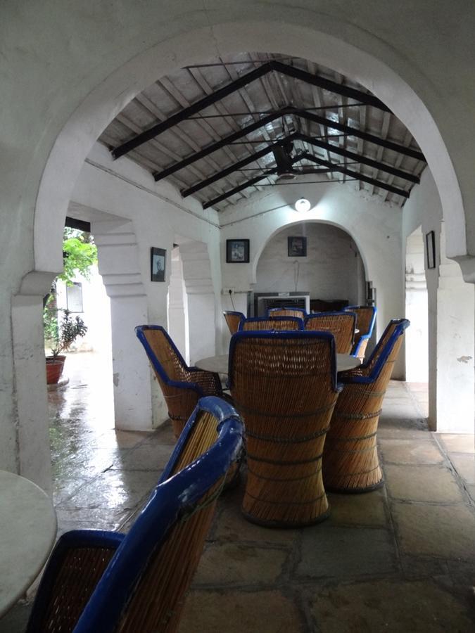 Lodge Labboo'z Cafe And Maheshwar