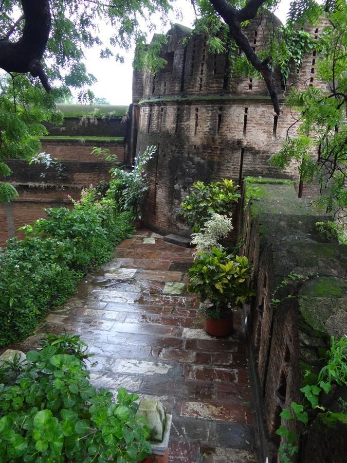 Lodge Labboo'z Cafe And Maheshwar